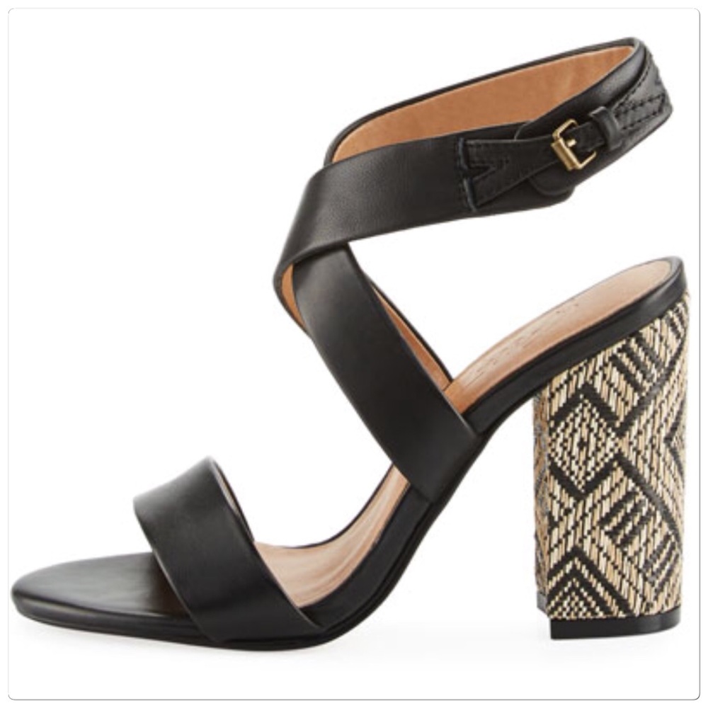 ❌SOLD❌Bettye Camryn Sandals